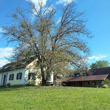 Mosti's Haeuschen Am בית נופש