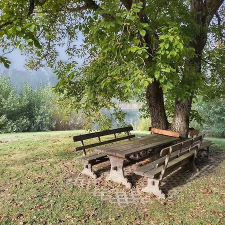 Mosti's Haeuschen Am Semesterbostad